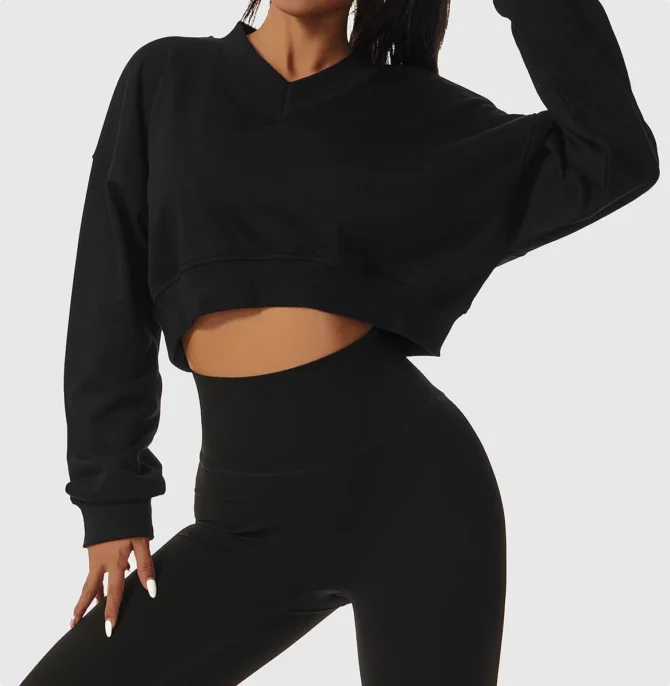 lea-cropped-fitness-trui-zwart-voor