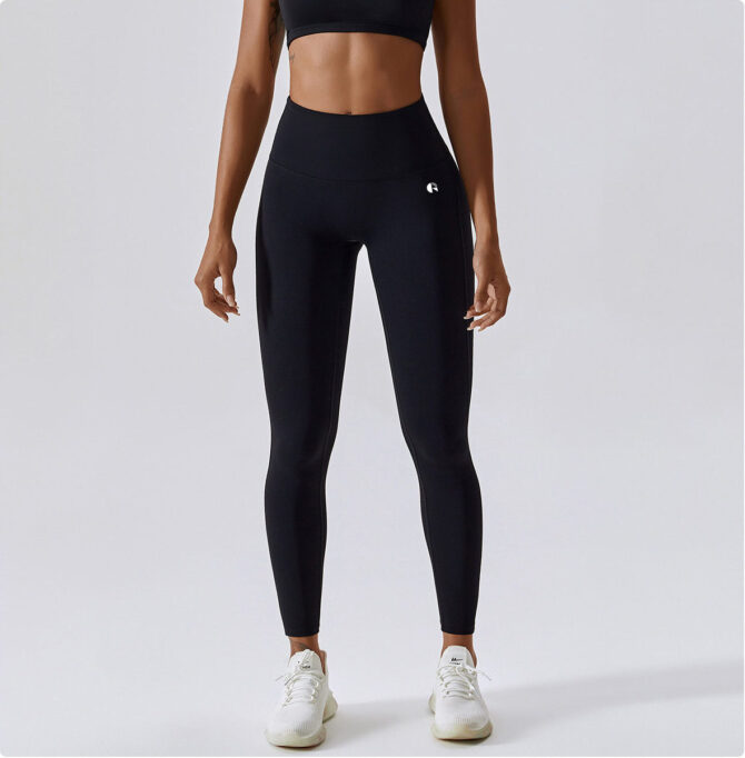 maia-zwarte-legging-gymcherries